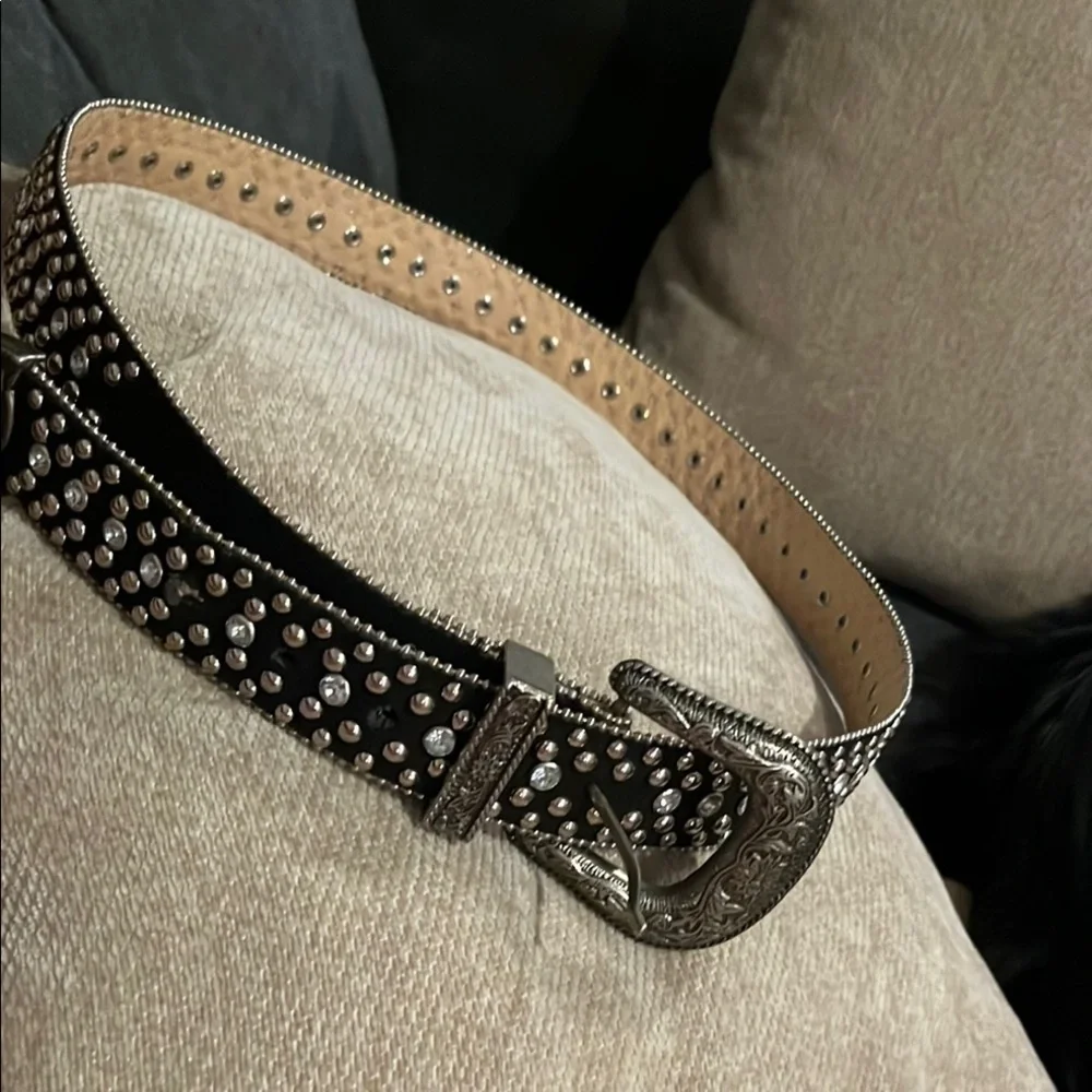 Guess Rhinestone belt size XL Black belt silver studded & rhinestone detailing